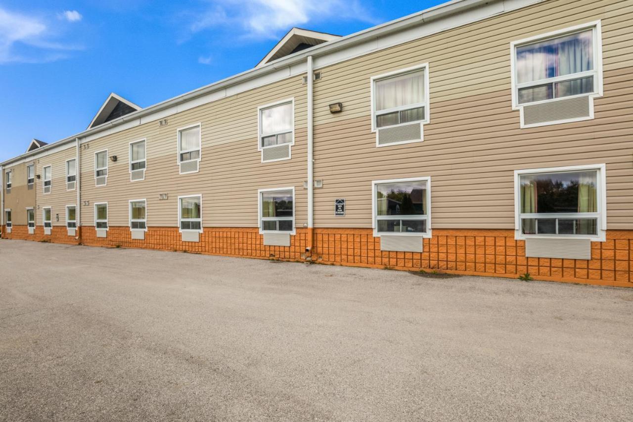 Knights Inn Orillia Exterior photo