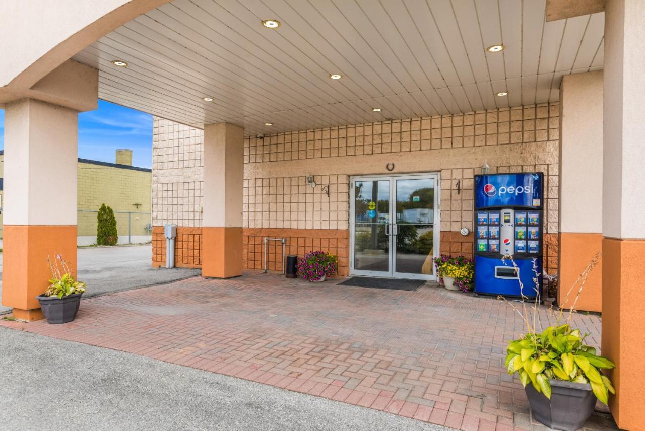 Knights Inn Orillia Exterior photo